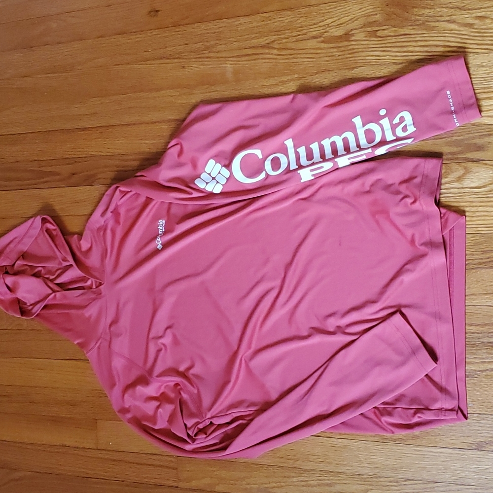 Medium red Columbia light sweatshirt